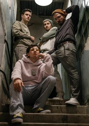 «Ожившие полотна 2.0»: группа “Three Sticks”