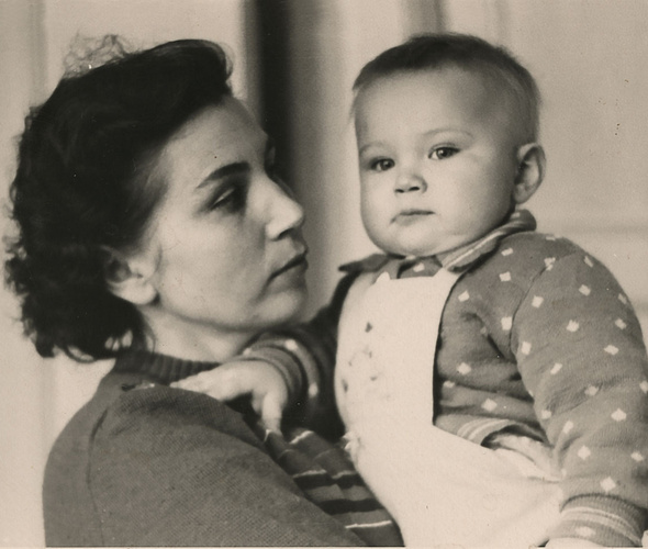 Фото из личного архива И.В.Оловникова. С сыном, пианистом и педагогом И.В.Оловниковым
