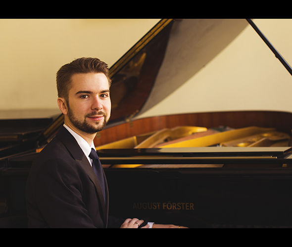 Shapliko Artem  (piano)